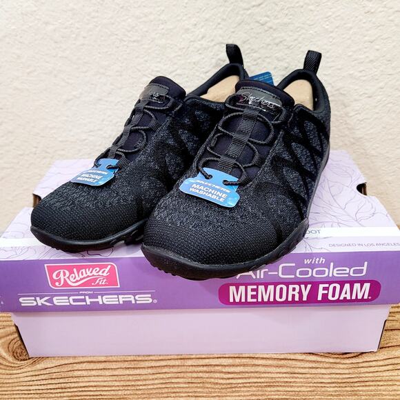 Womens Skechers Size 5 Wide Relaxed Fit Infi-Knity Black Shoes Washable NIB - Picture 1 of 7